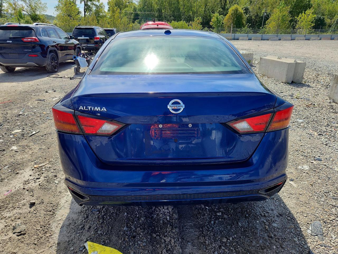 2020 Nissan Altima S - Фото 6