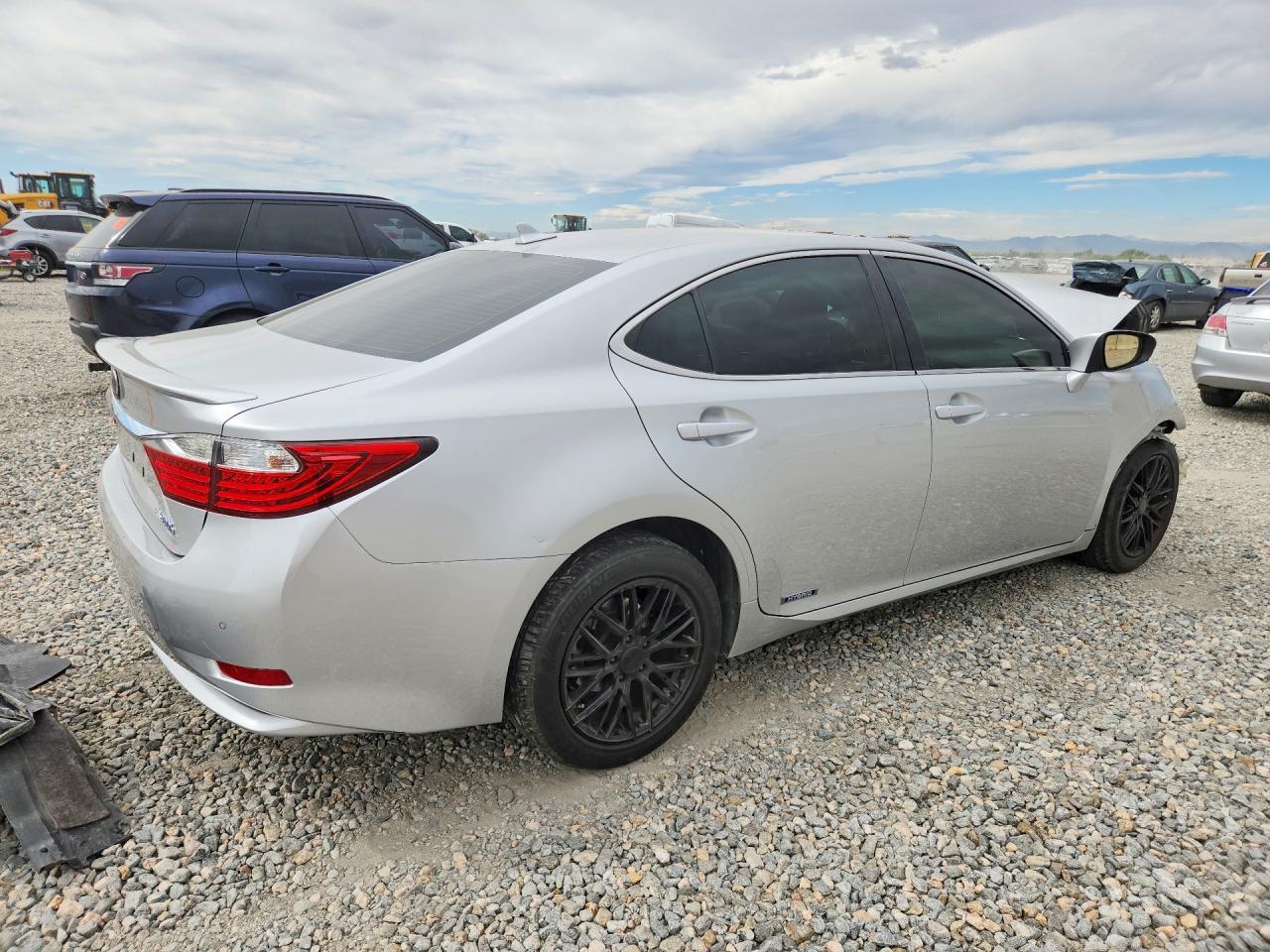 2014 Lexus Es 300H - Image 3