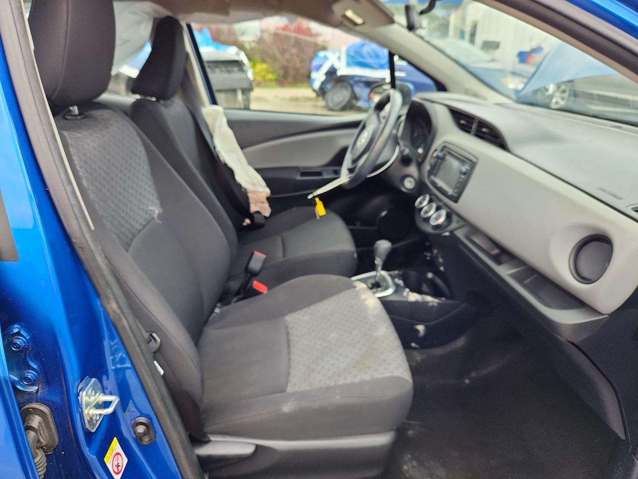 2016 Toyota Yaris 5-Door L - Фото 7
