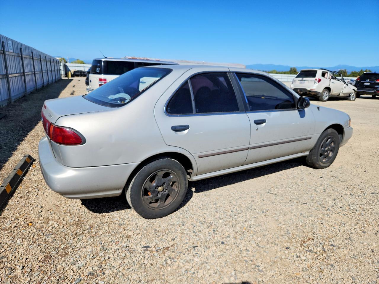 1996 Nissan Sentra Base - Фото 3