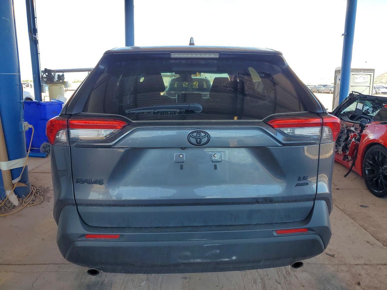 2025 Toyota Rav4 Le - Image 6