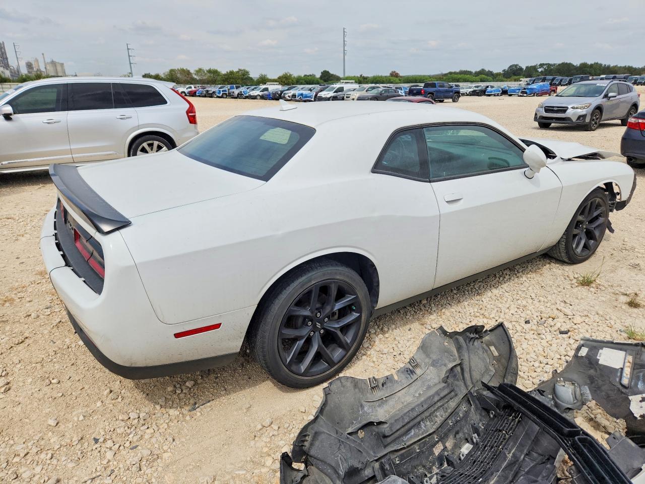 2023 Dodge Challenger Sxt - Фото 3