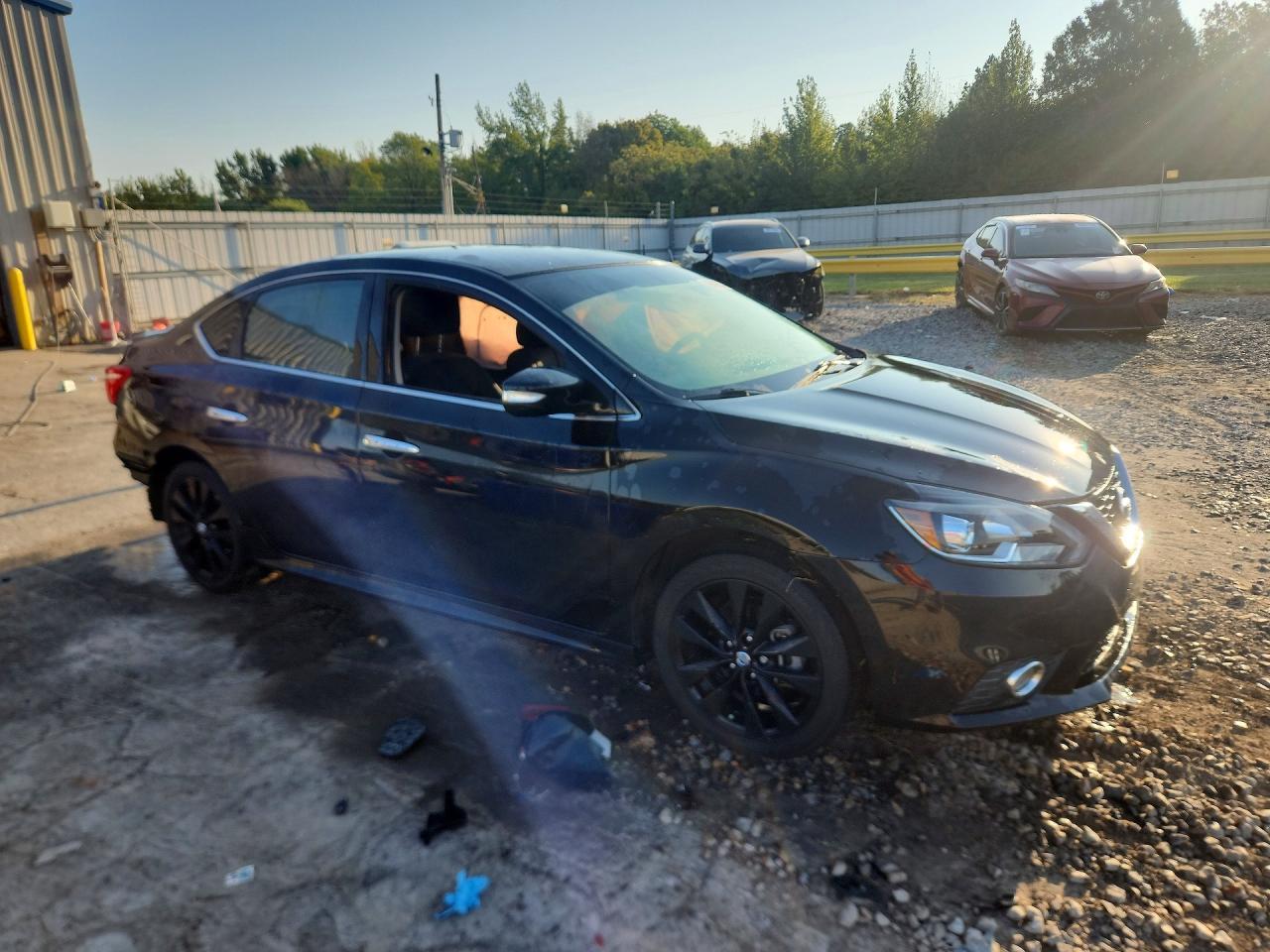 2017 Nissan Sentra Sr - Фото 4