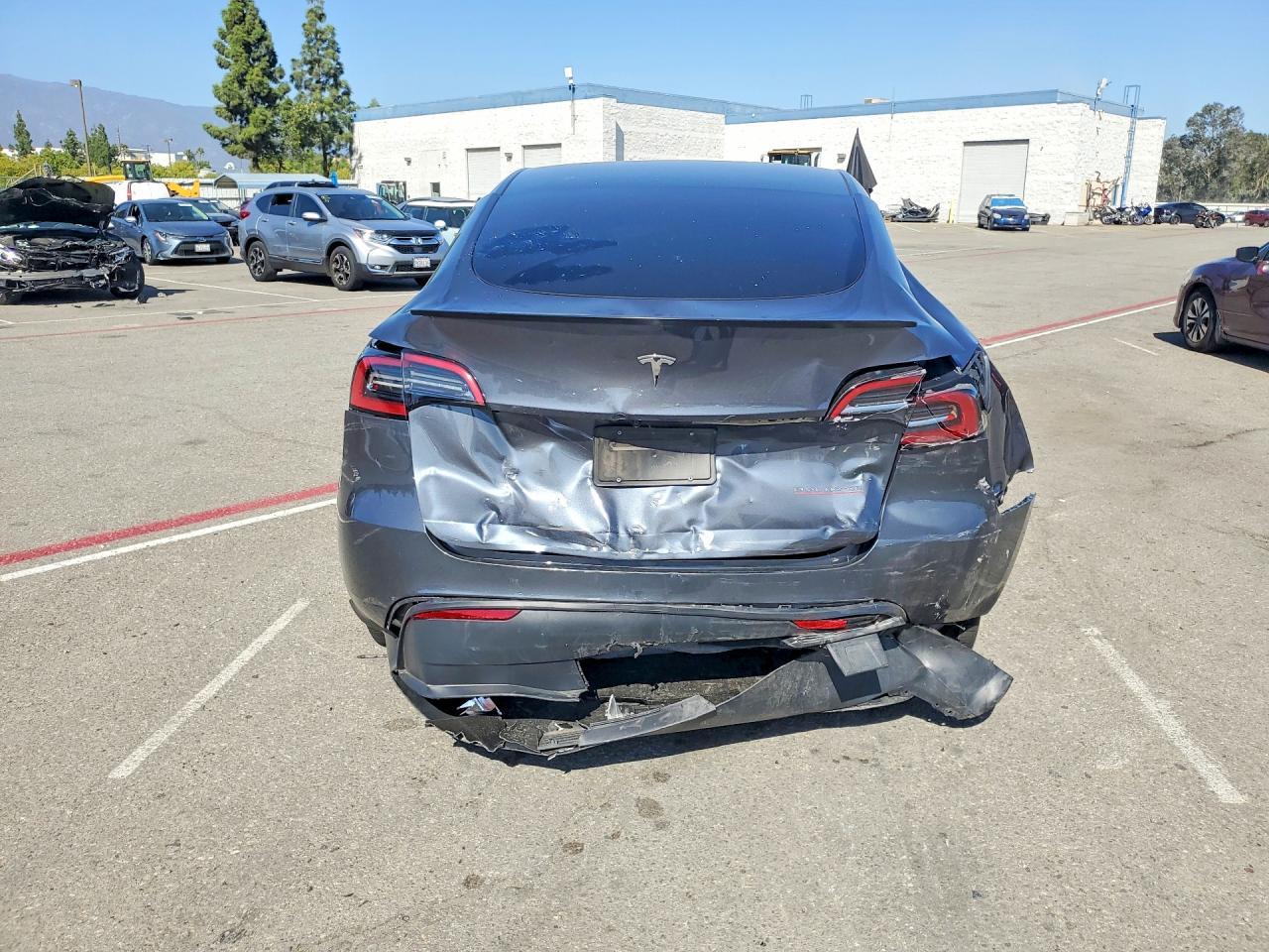 2023 Tesla Model Y - Фото 6