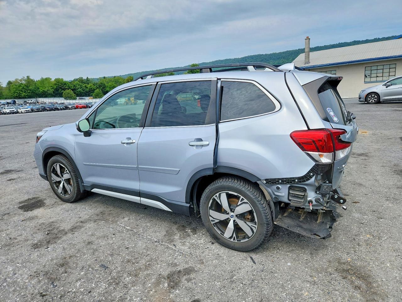 2019 Subaru Forester Touring - Image 2