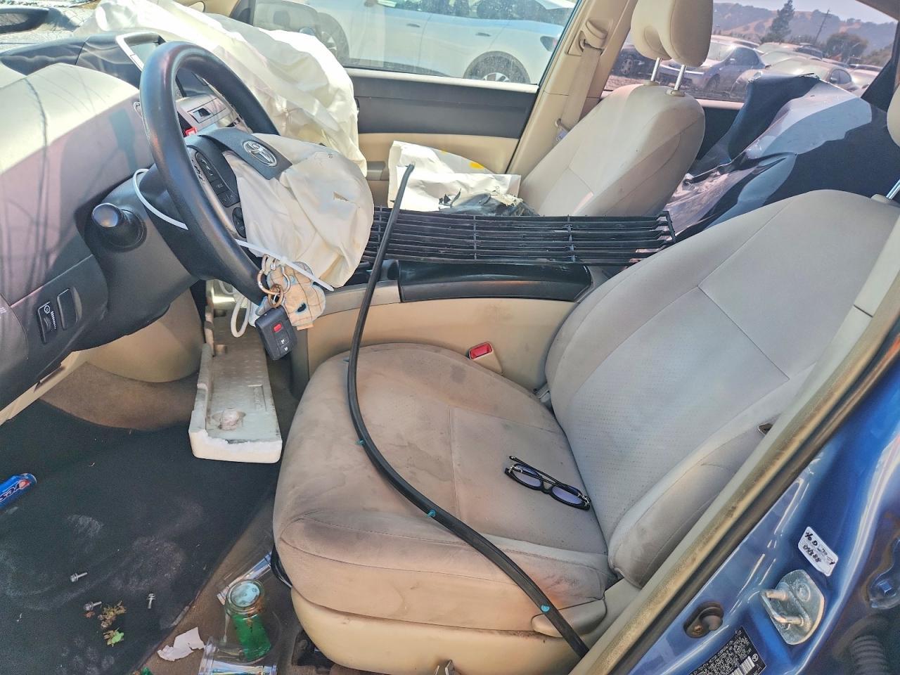 2004 Toyota Prius Base - Фото 7