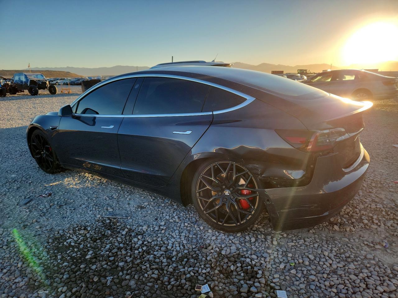 2020 Tesla Model 3 - Фото 2
