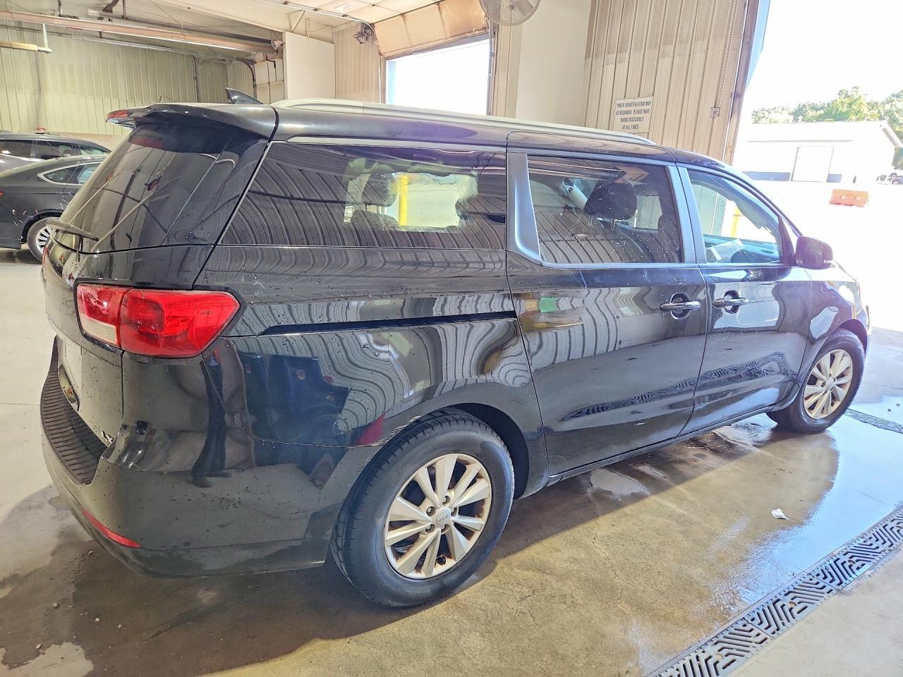 2015 Kia Sedona Lx - Фото 3