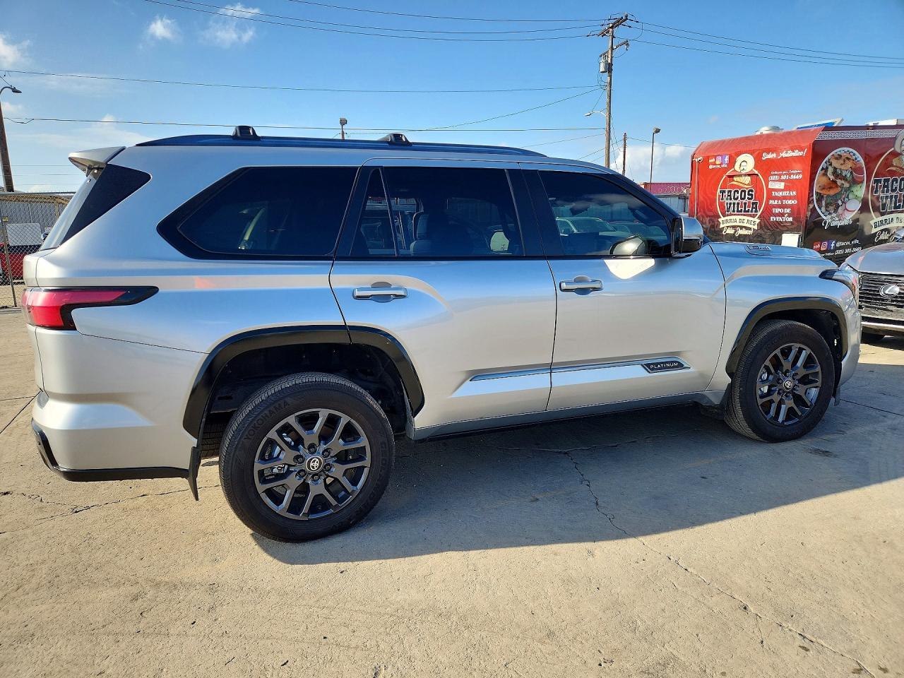 2025 Toyota Sequoia Platinum - Фото 3