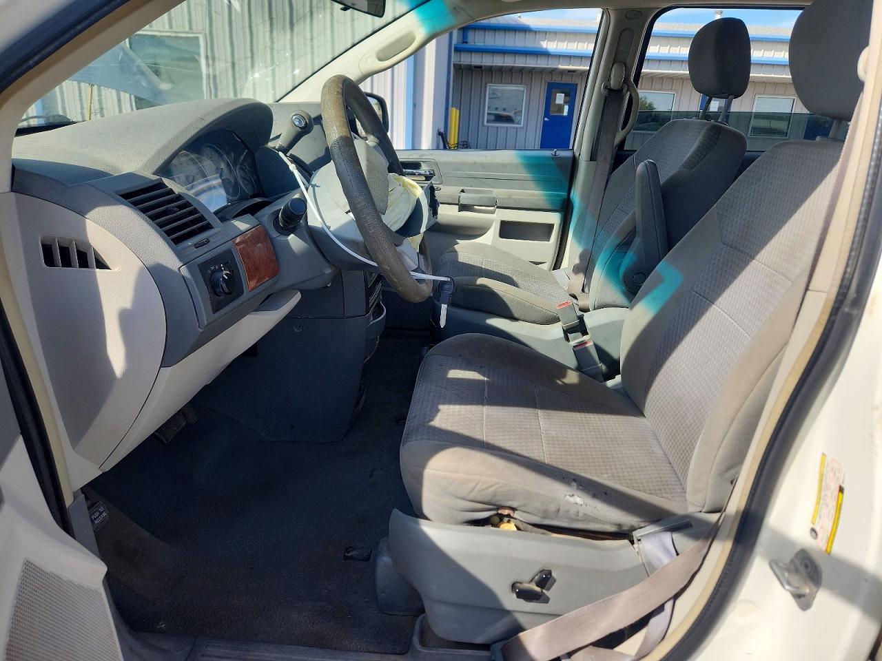 2008 Chrysler Town & Country Lx - Image 7