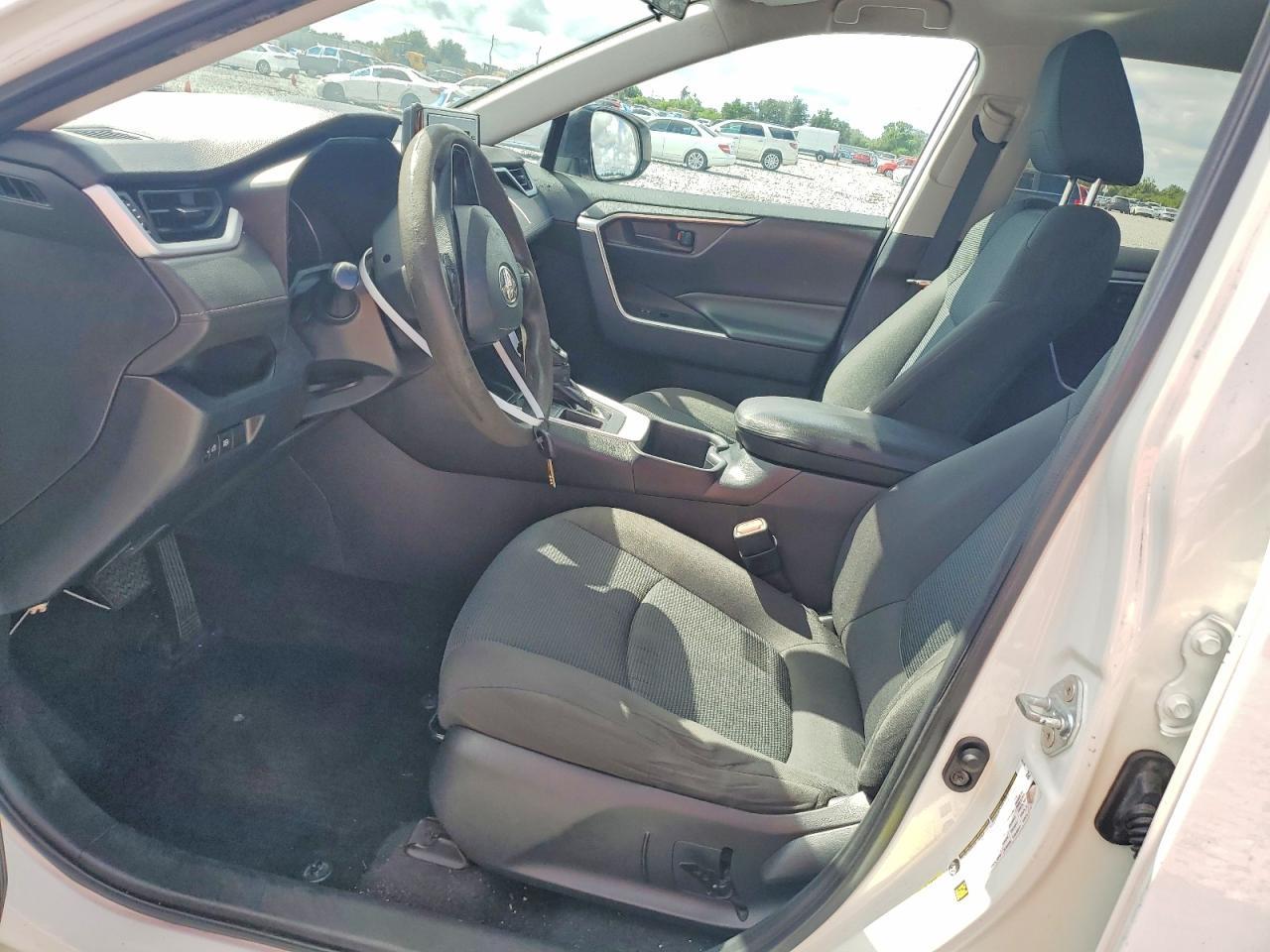 2022 Toyota Rav4 Le - Фото 7