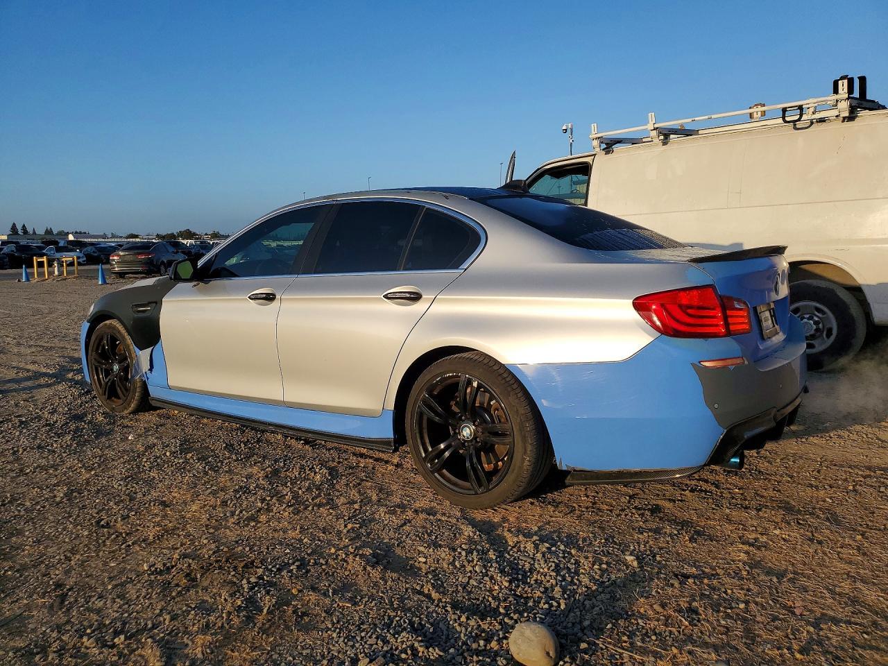 2011 BMW 535 I - Фото 2