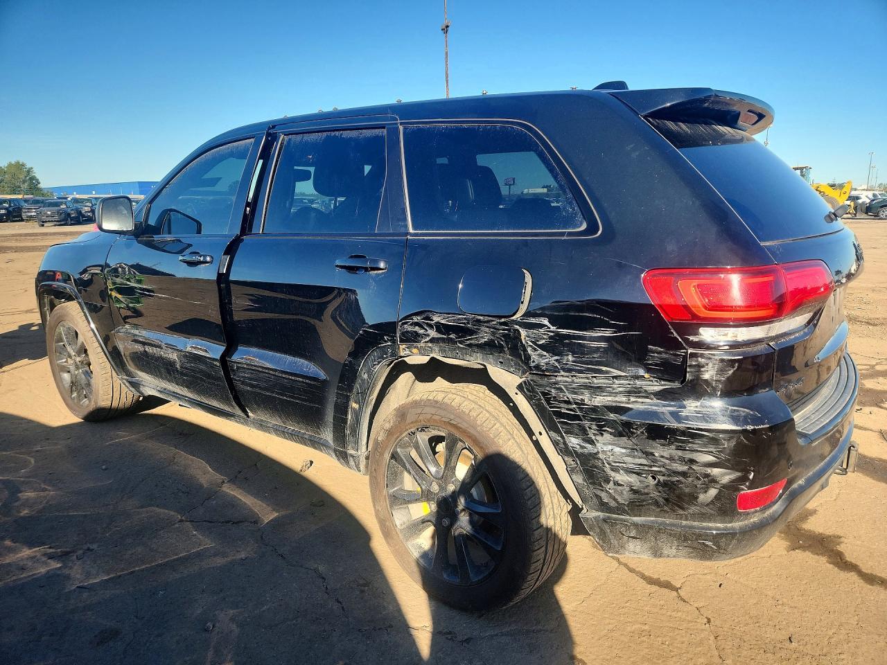 2018 Jeep Grand Cherokee Laredo - Image 2