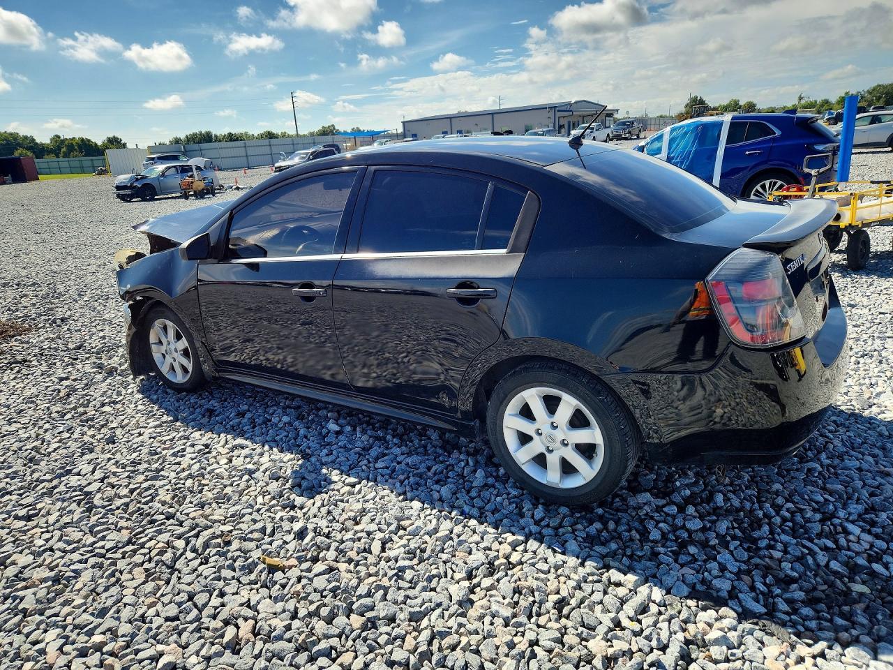 2011 Nissan Sentra 2.0 - Фото 2