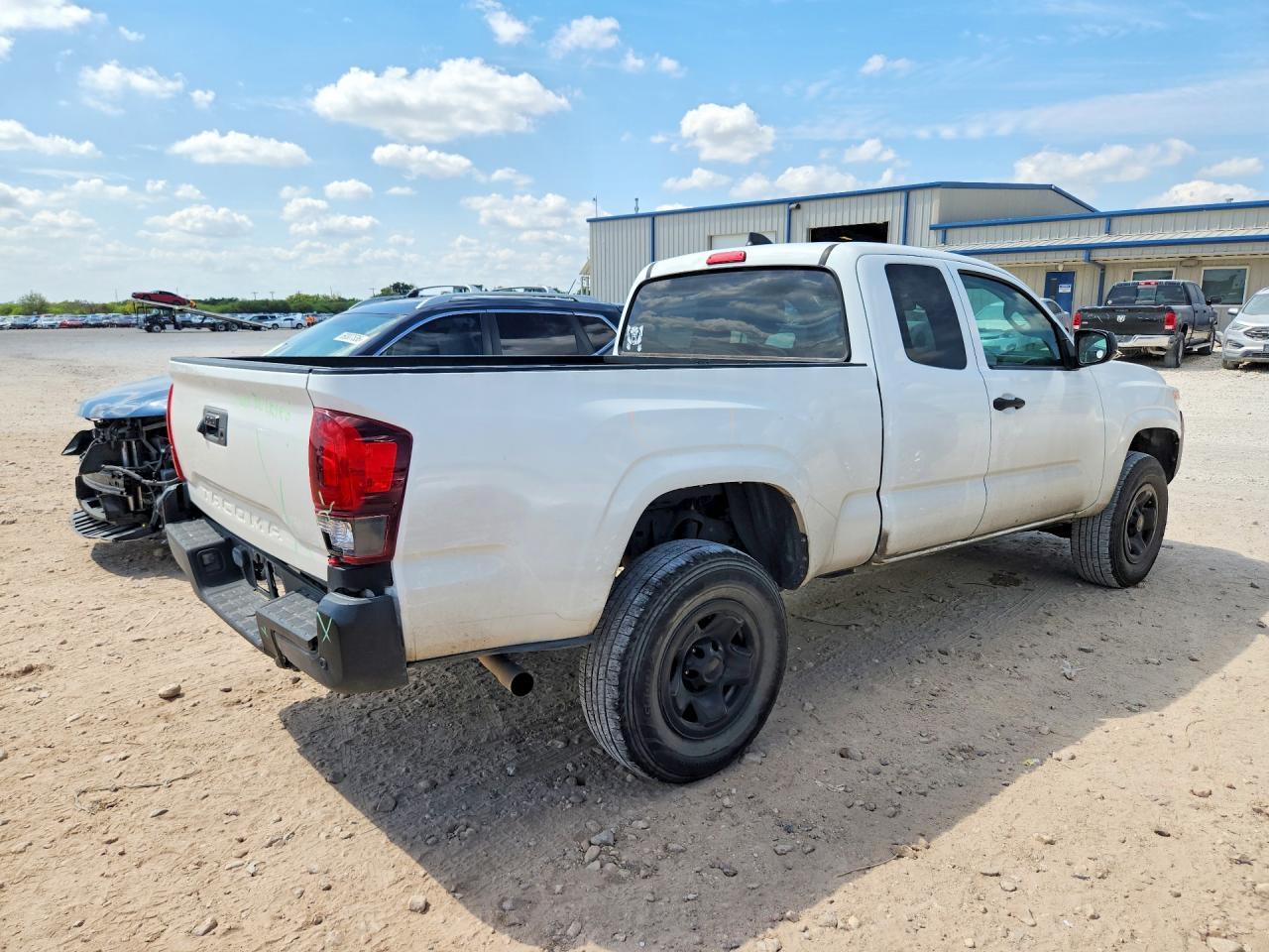 2021 Toyota Tacoma Sr - Фото 3