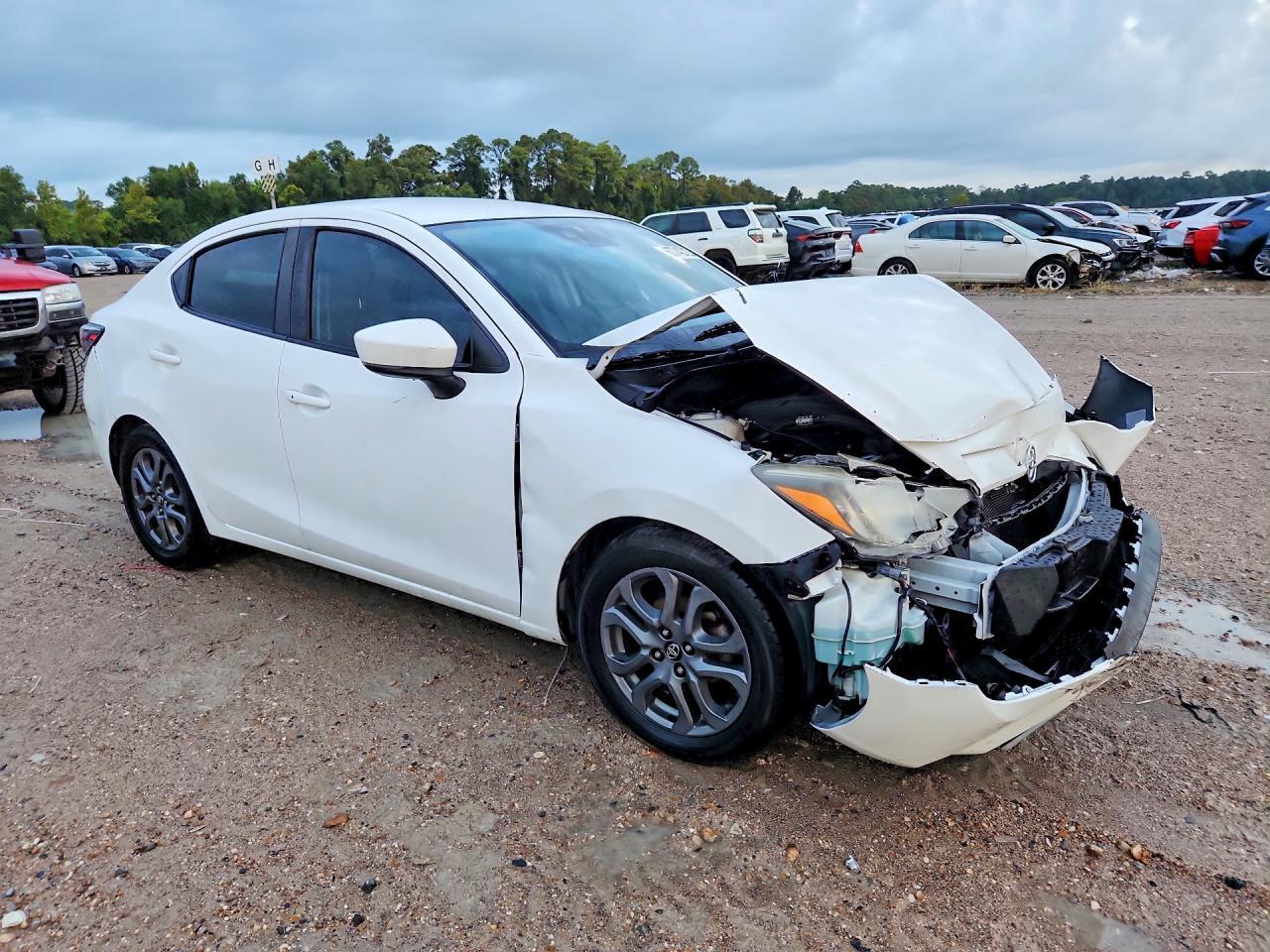 2019 Toyota Yaris Le - Фото 4