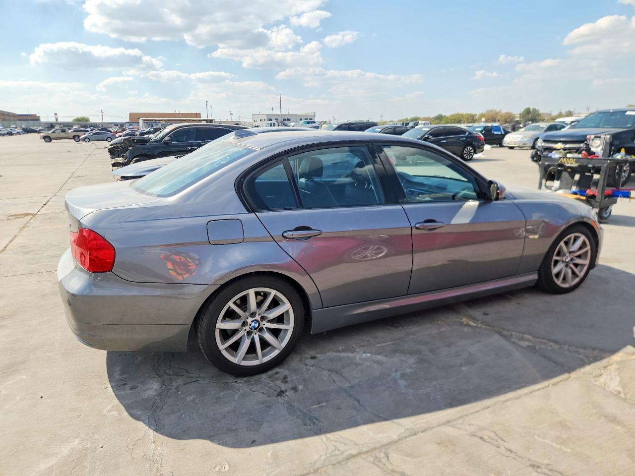 2011 BMW 328 I - Фото 3