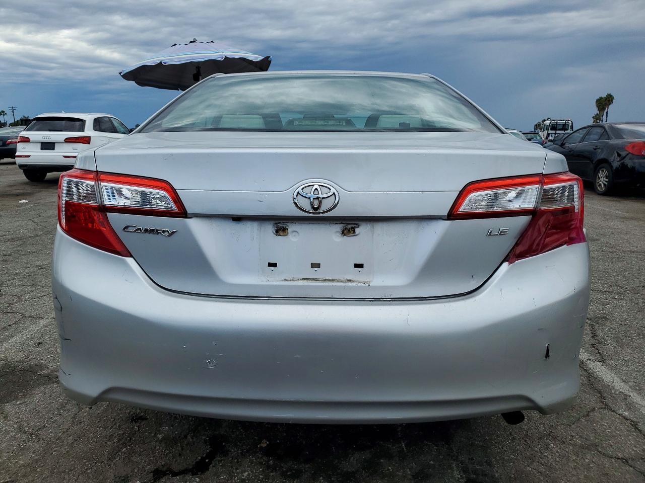 2014 Toyota Camry Le - Фото 6
