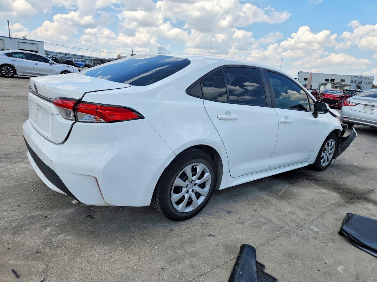2022 Toyota Corolla Le - Image 3
