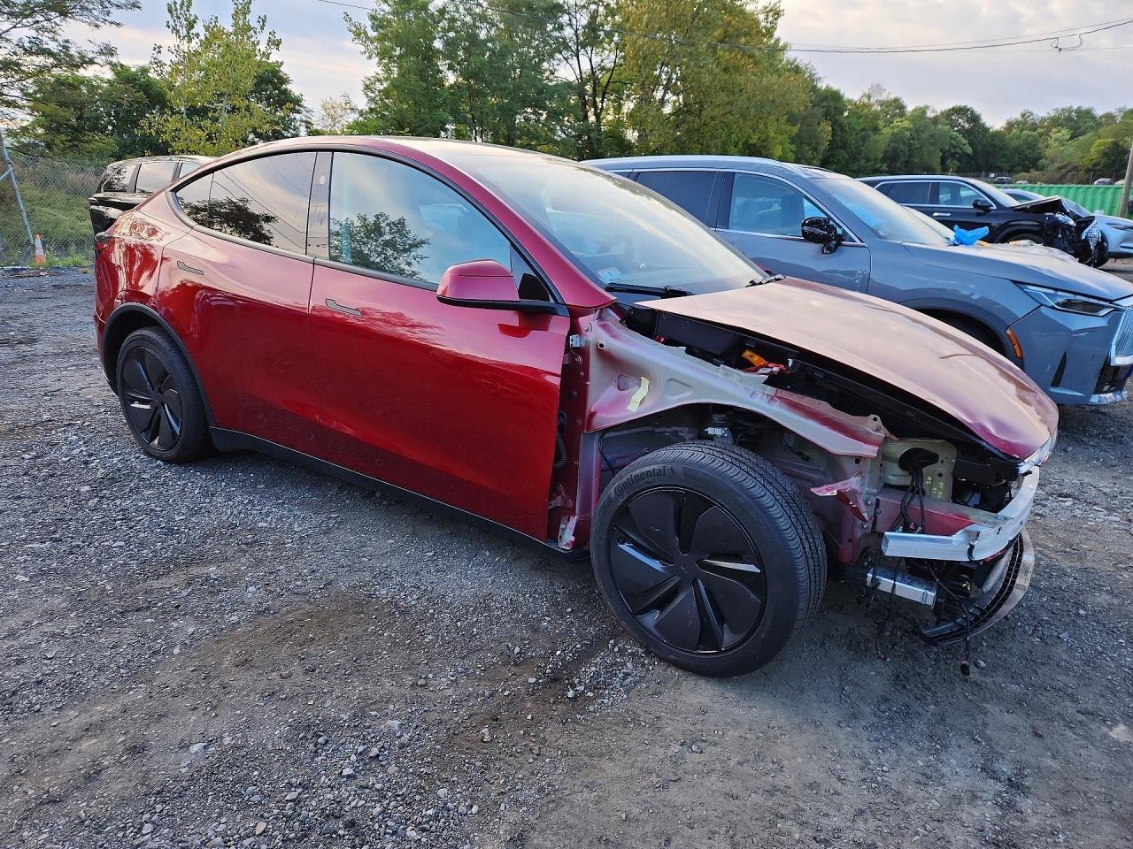 2026 Tesla Model Y - Фото 4