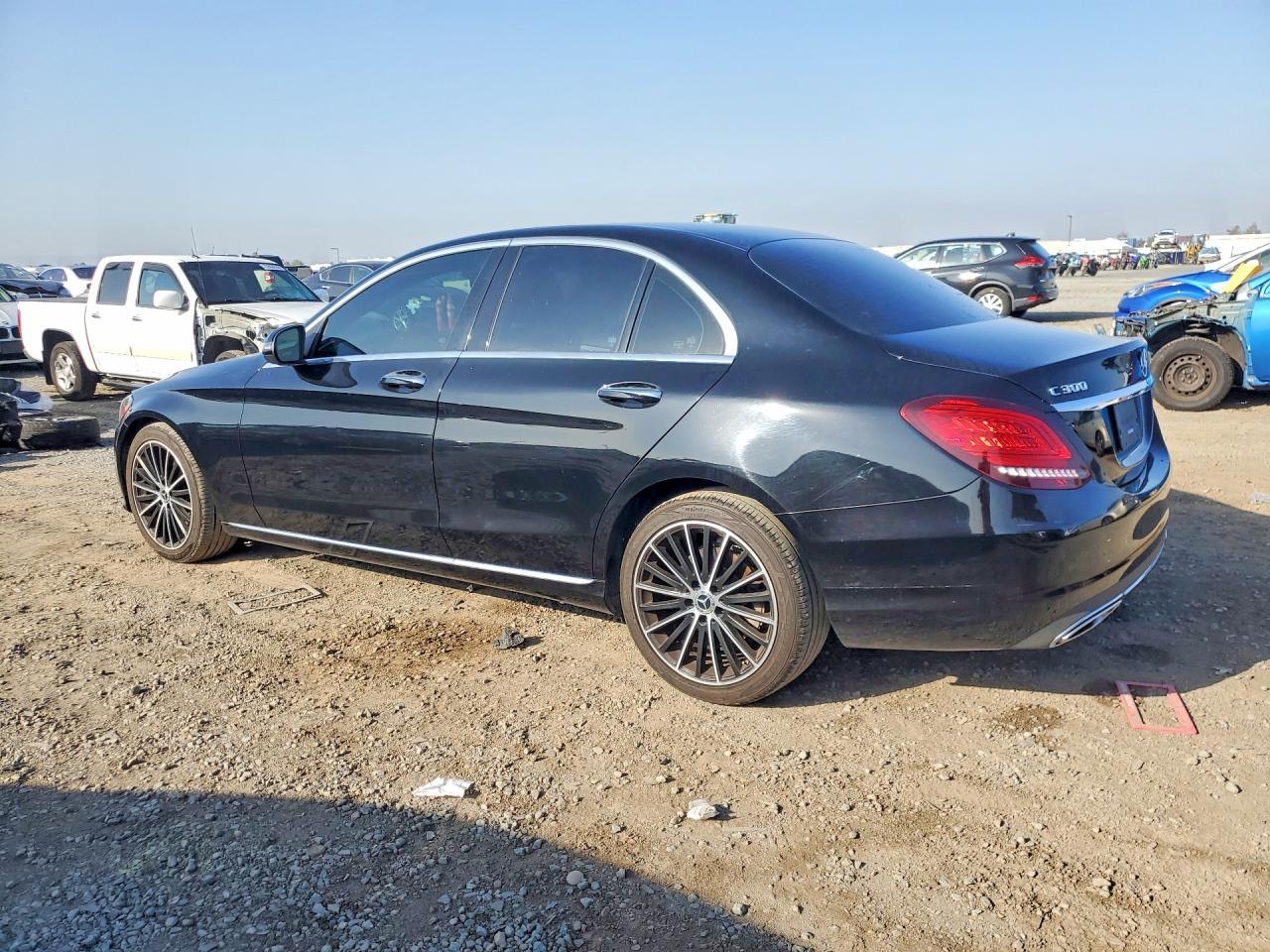2021 Mercedes-Benz C 300 - Фото 2