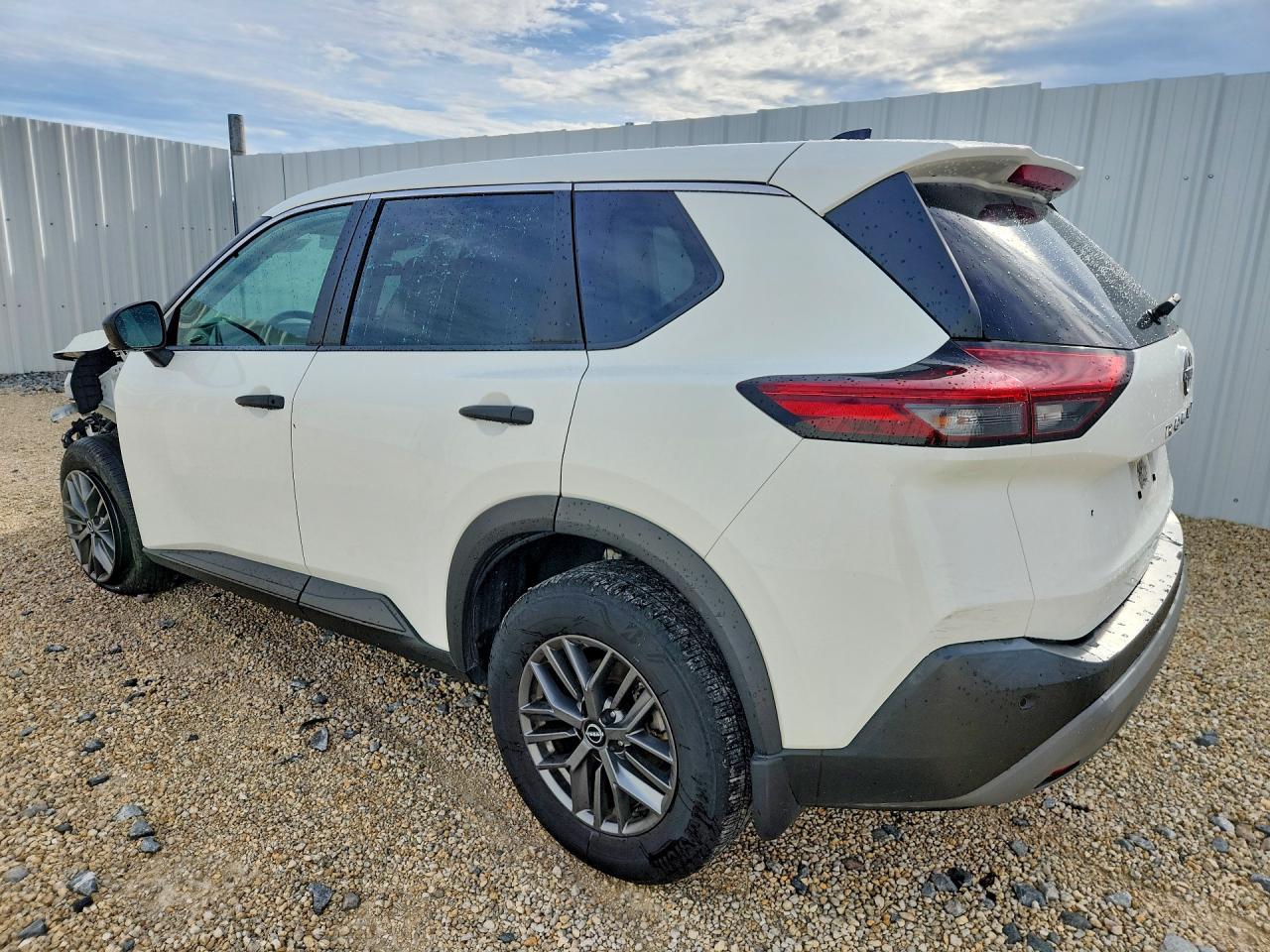 2022 Nissan Rogue S - Image 2
