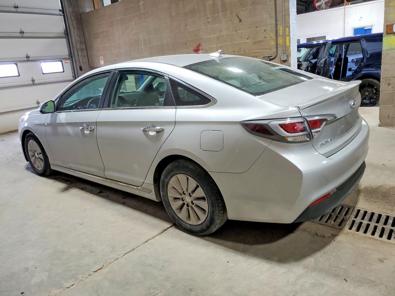 2016 Hyundai Sonata Hybrid Se - Фото 2