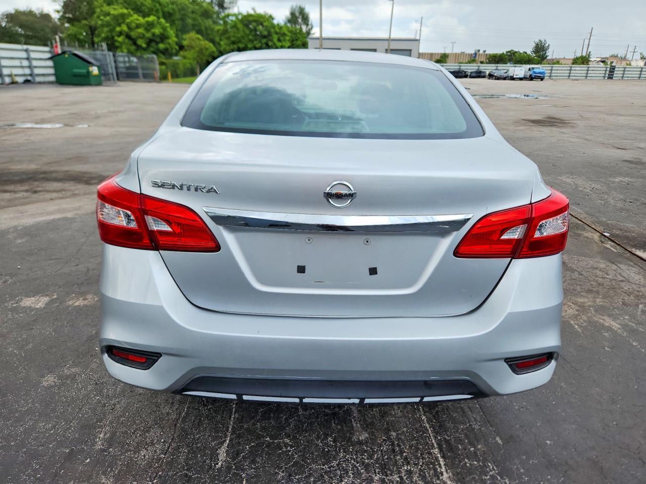 2016 Nissan Sentra S - Фото 6