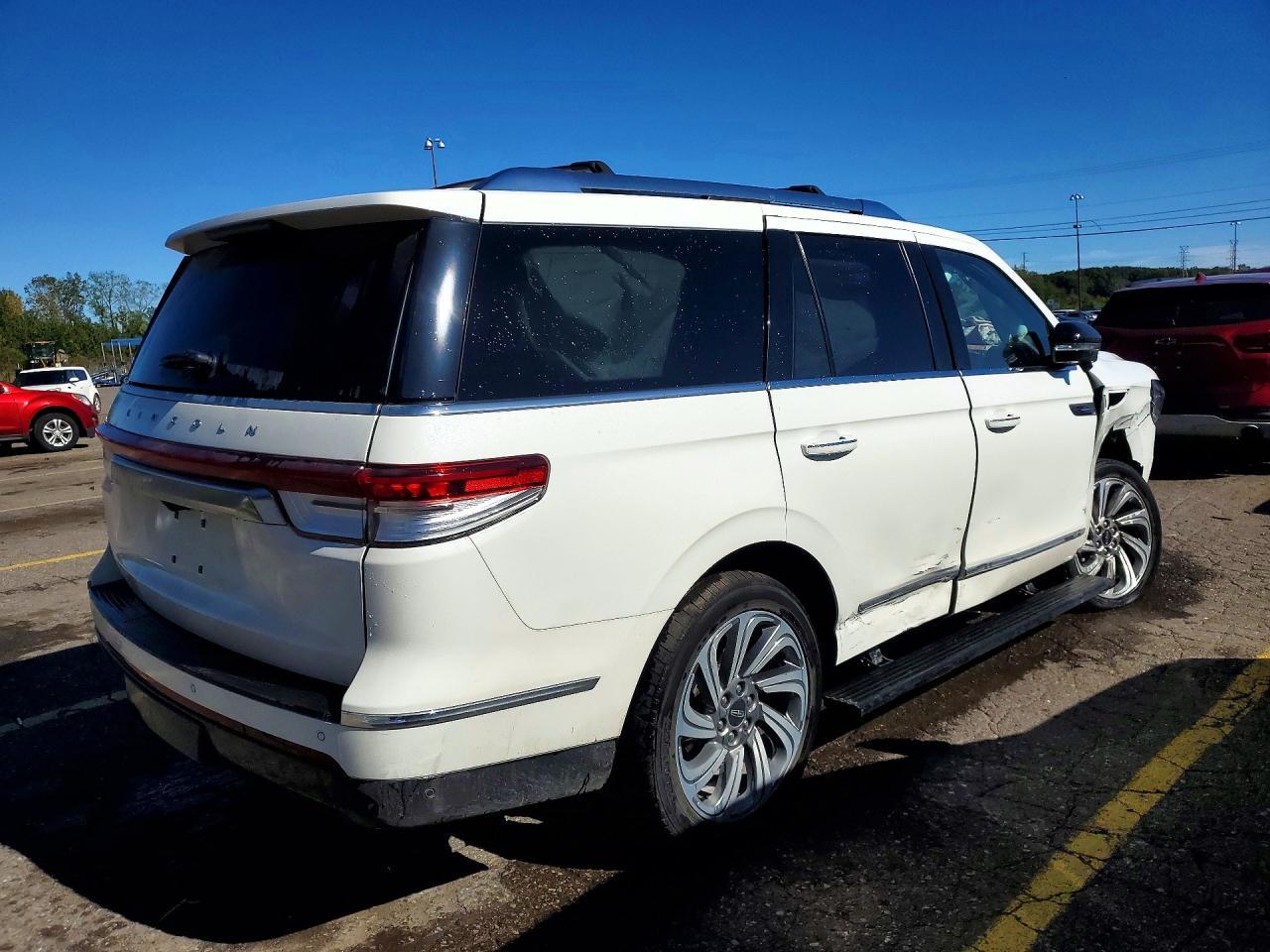 2022 Lincoln Navigator Reserve - Image 3