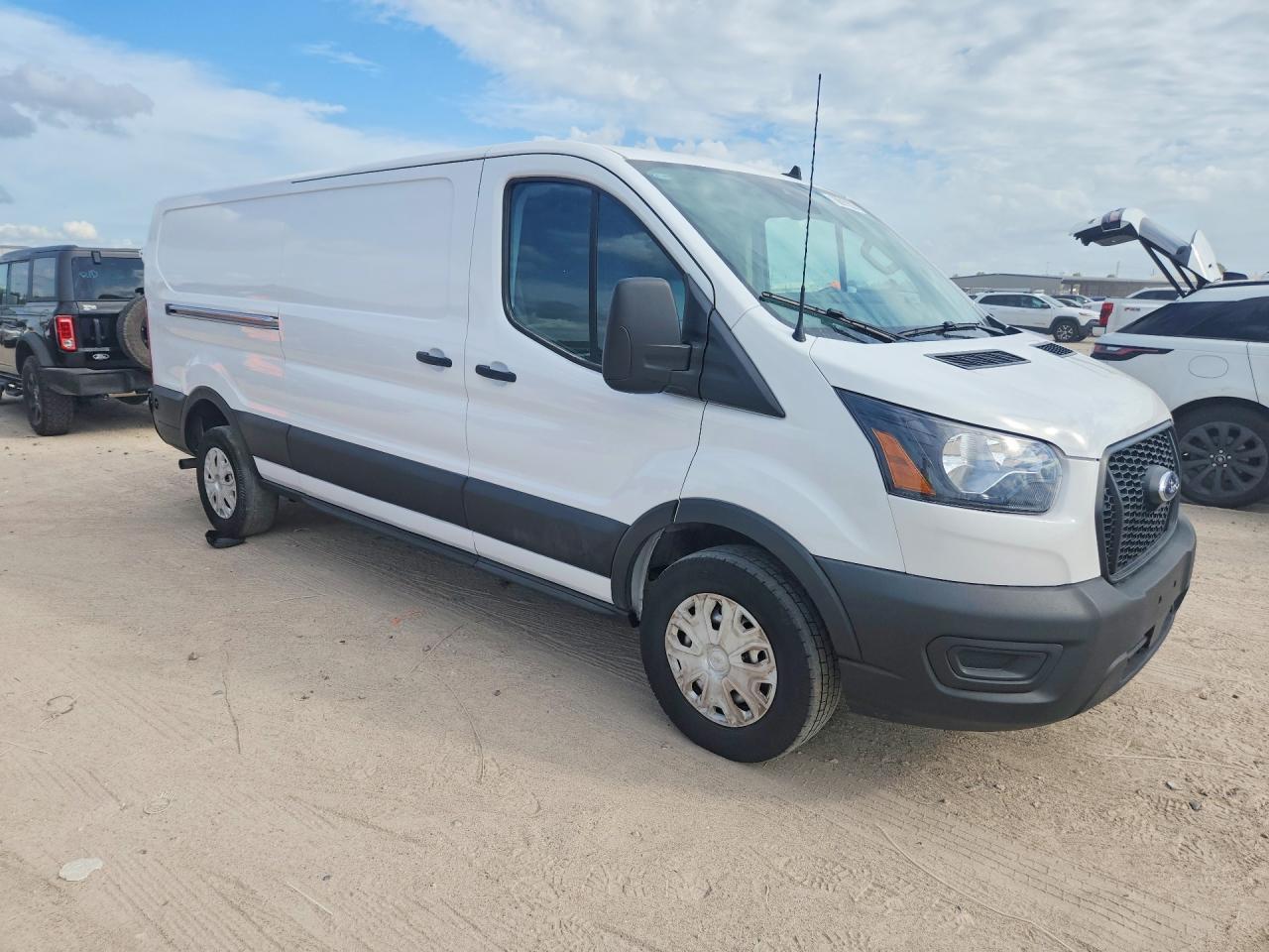 2025 Ford Transit T-150 - Image 4