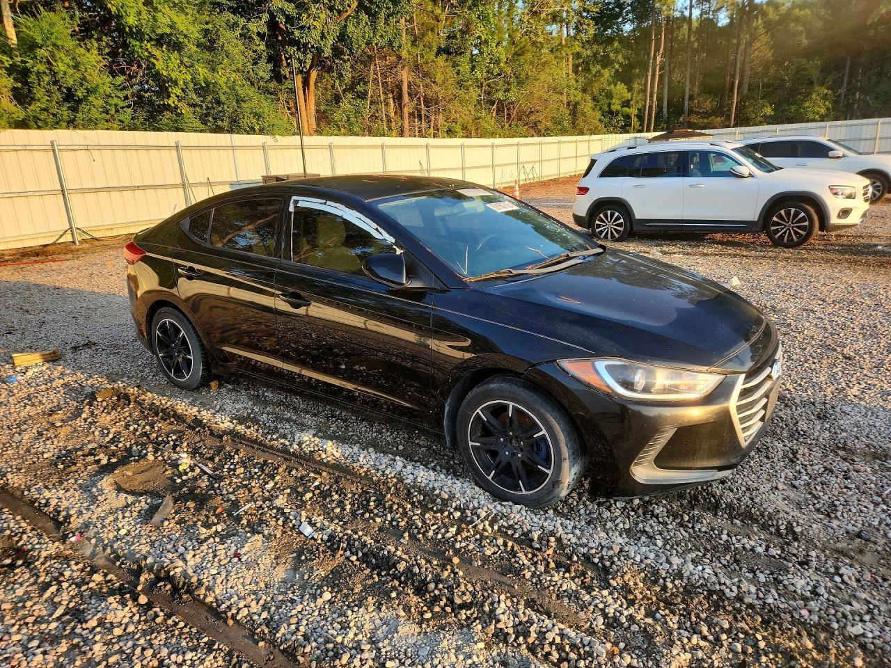 2017 Hyundai Elantra Se - Image 4