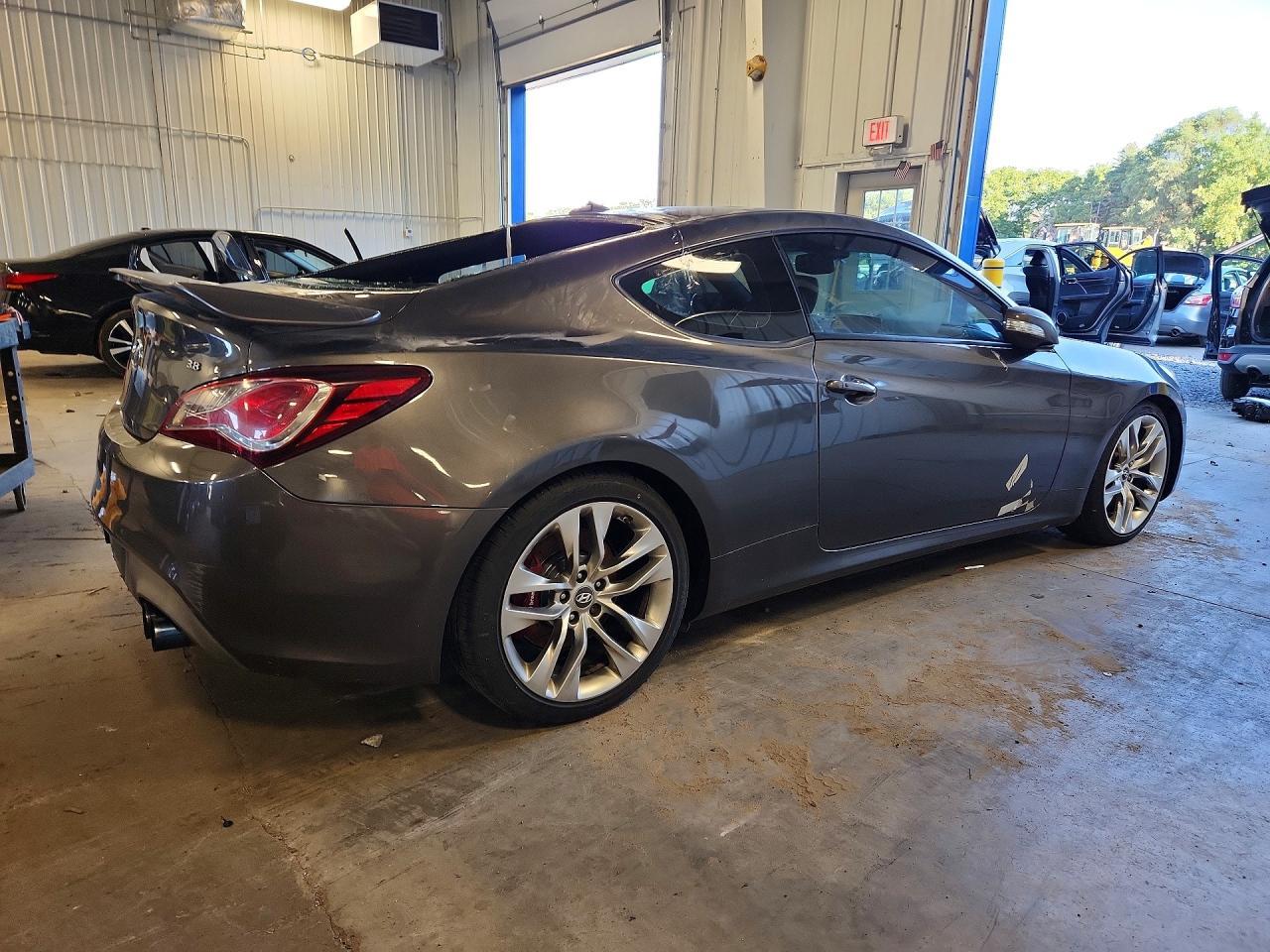 2013 Hyundai Genesis Coupe 3.8L - Фото 3