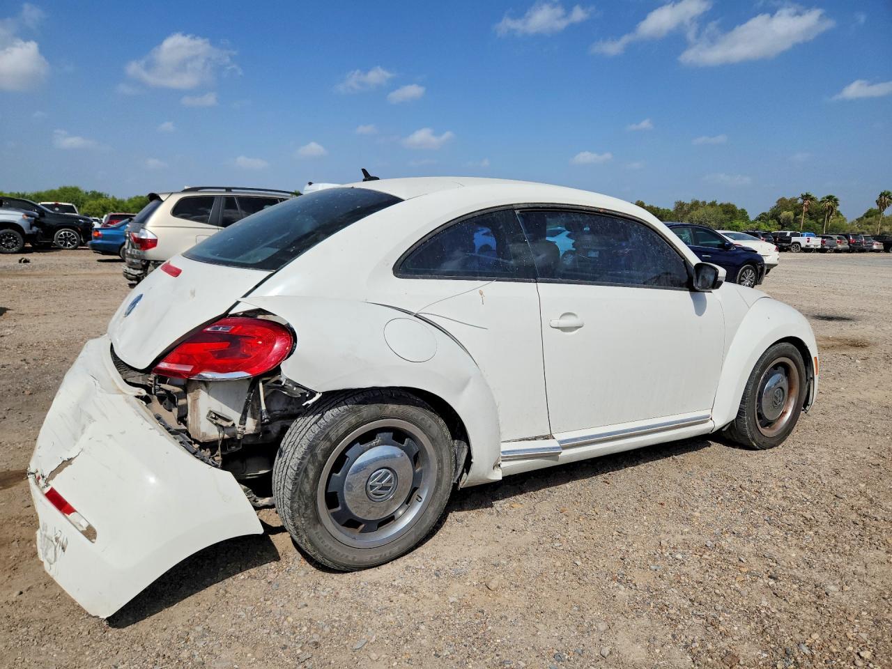 2012 Volkswagen Beetle - Фото 3
