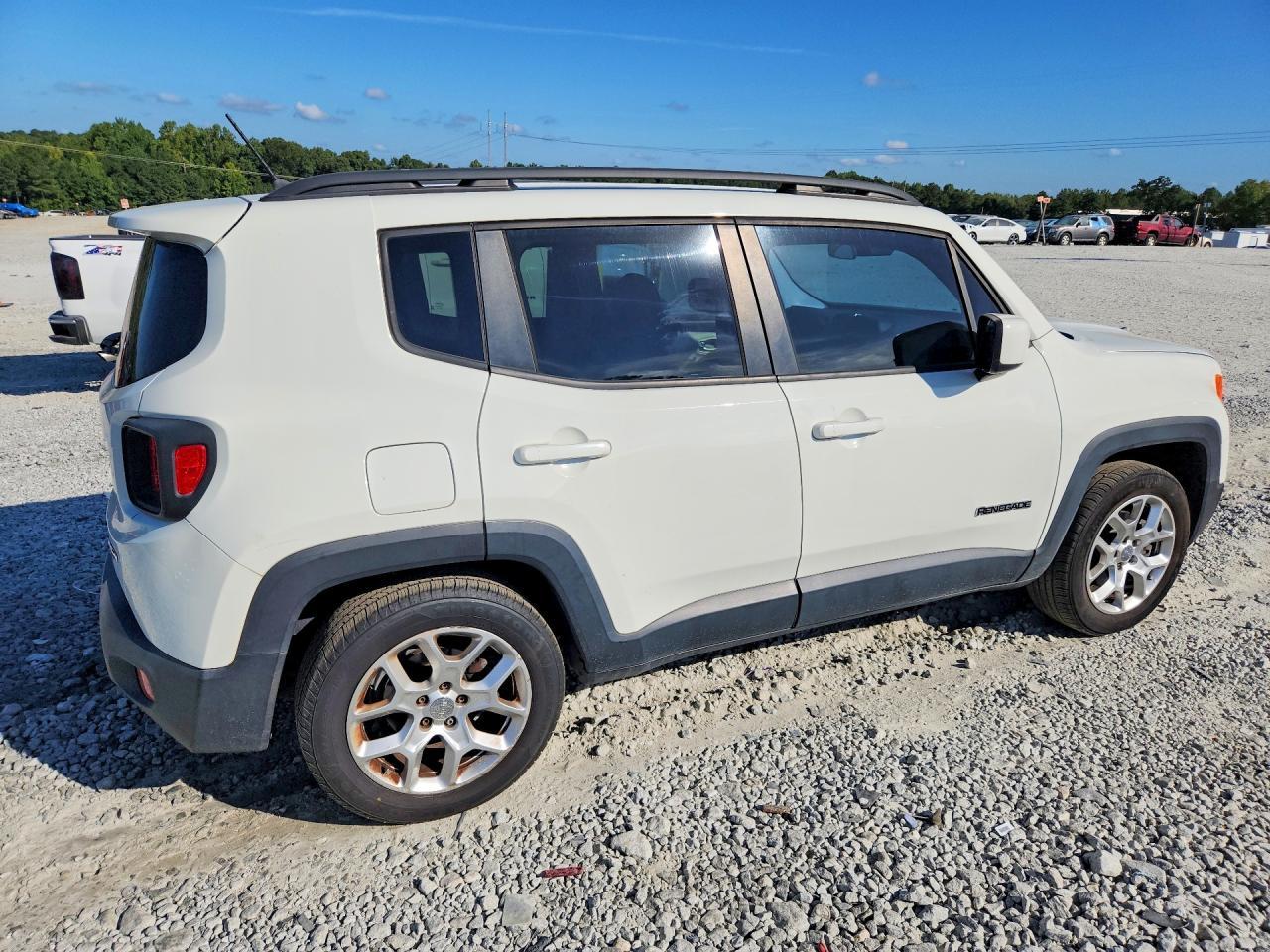 2015 Jeep Renegade Latitude - Фото 3