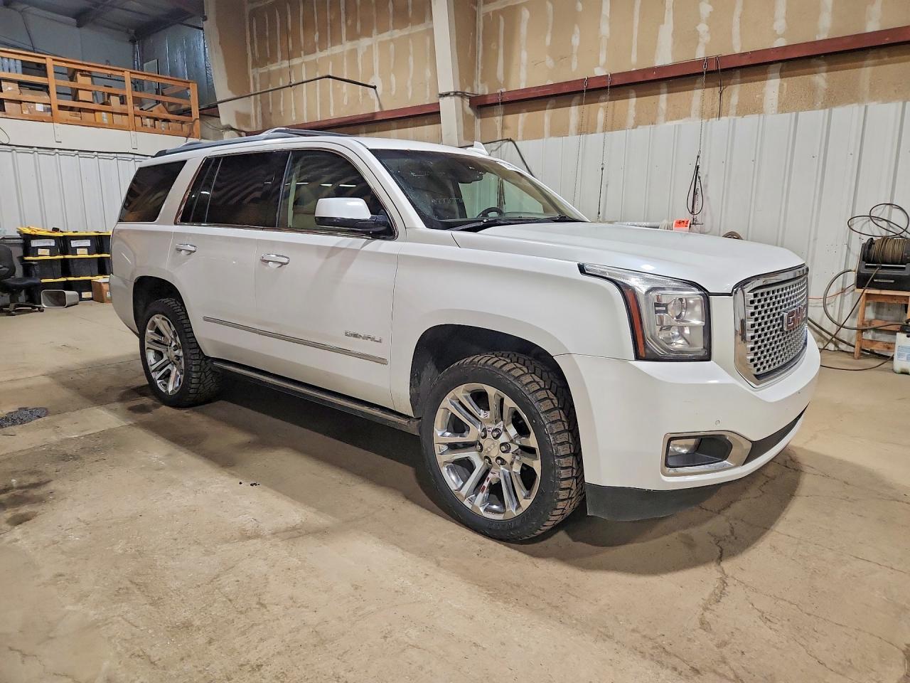 2017 GMC Yukon Denali - Фото 4