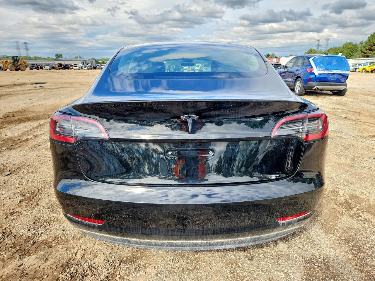2023 Tesla Model 3 - Image 6