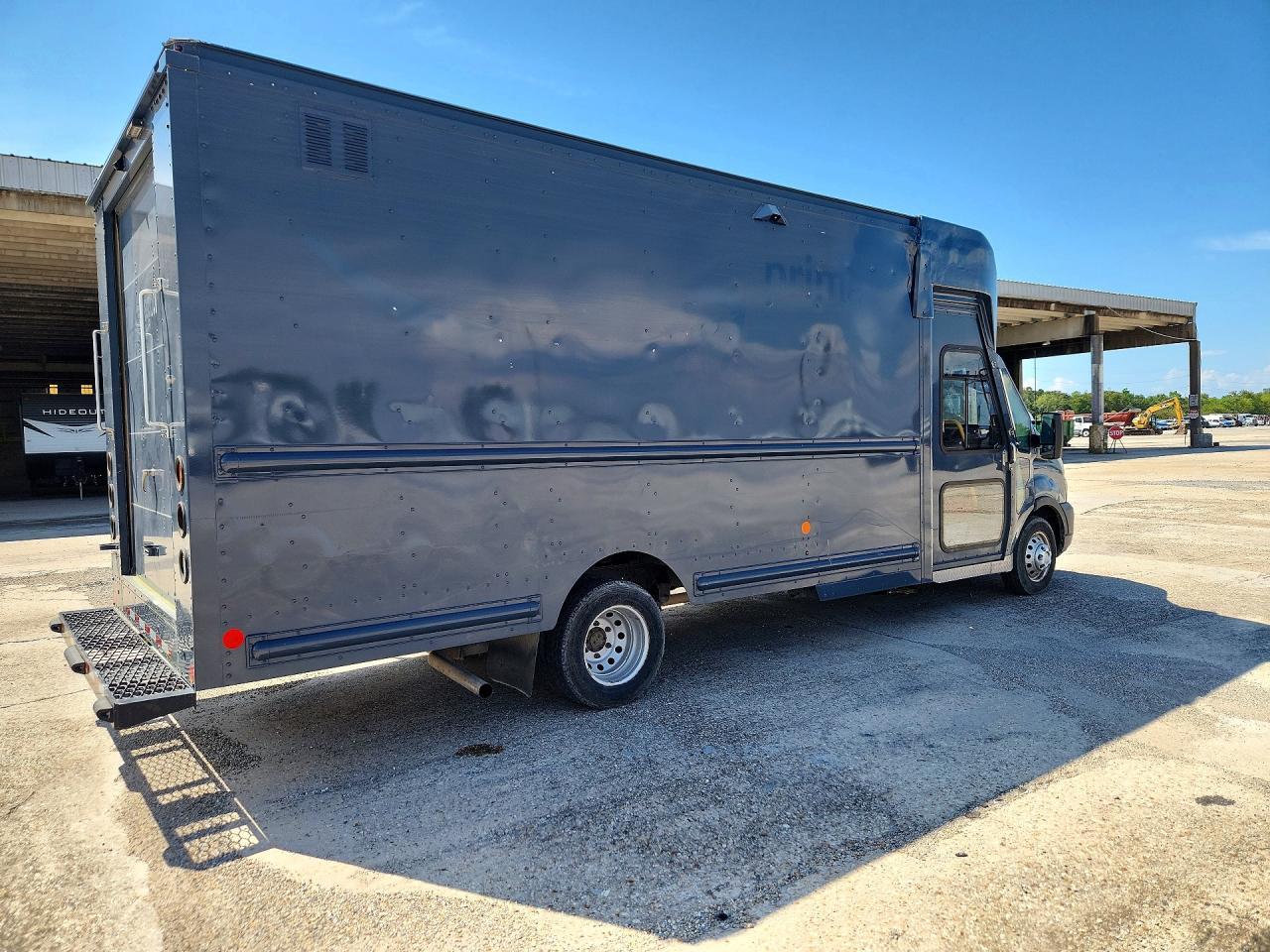 2022 Ford Transit Delivery Truck - Фото 3