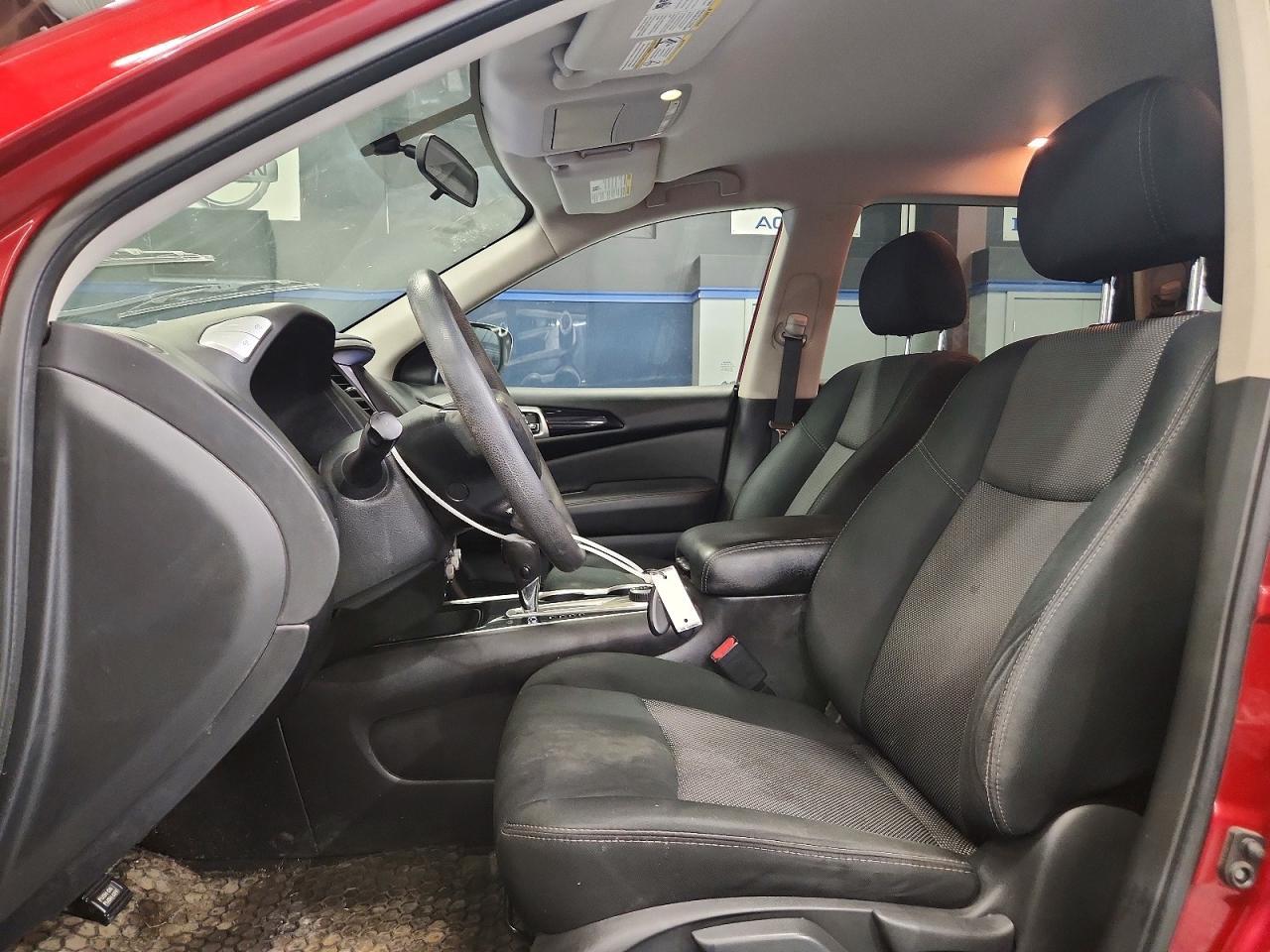 2018 Nissan Pathfinder S - Image 7