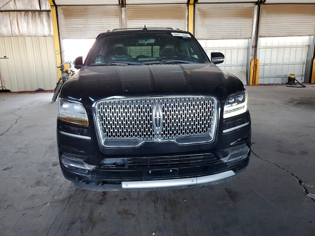 2018 Lincoln Navigator Select - Image 5