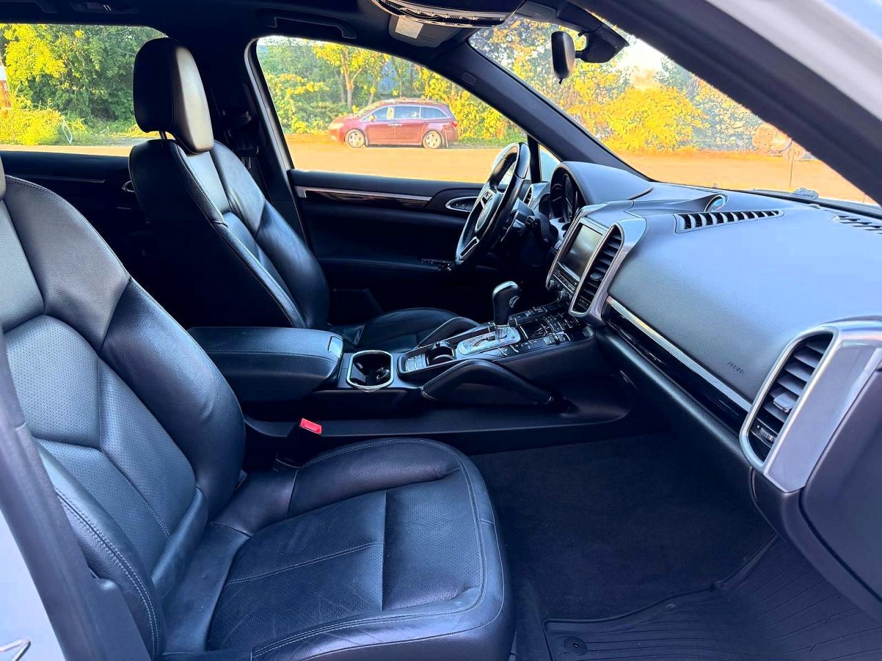 2015 Porsche Cayenne - Image 5