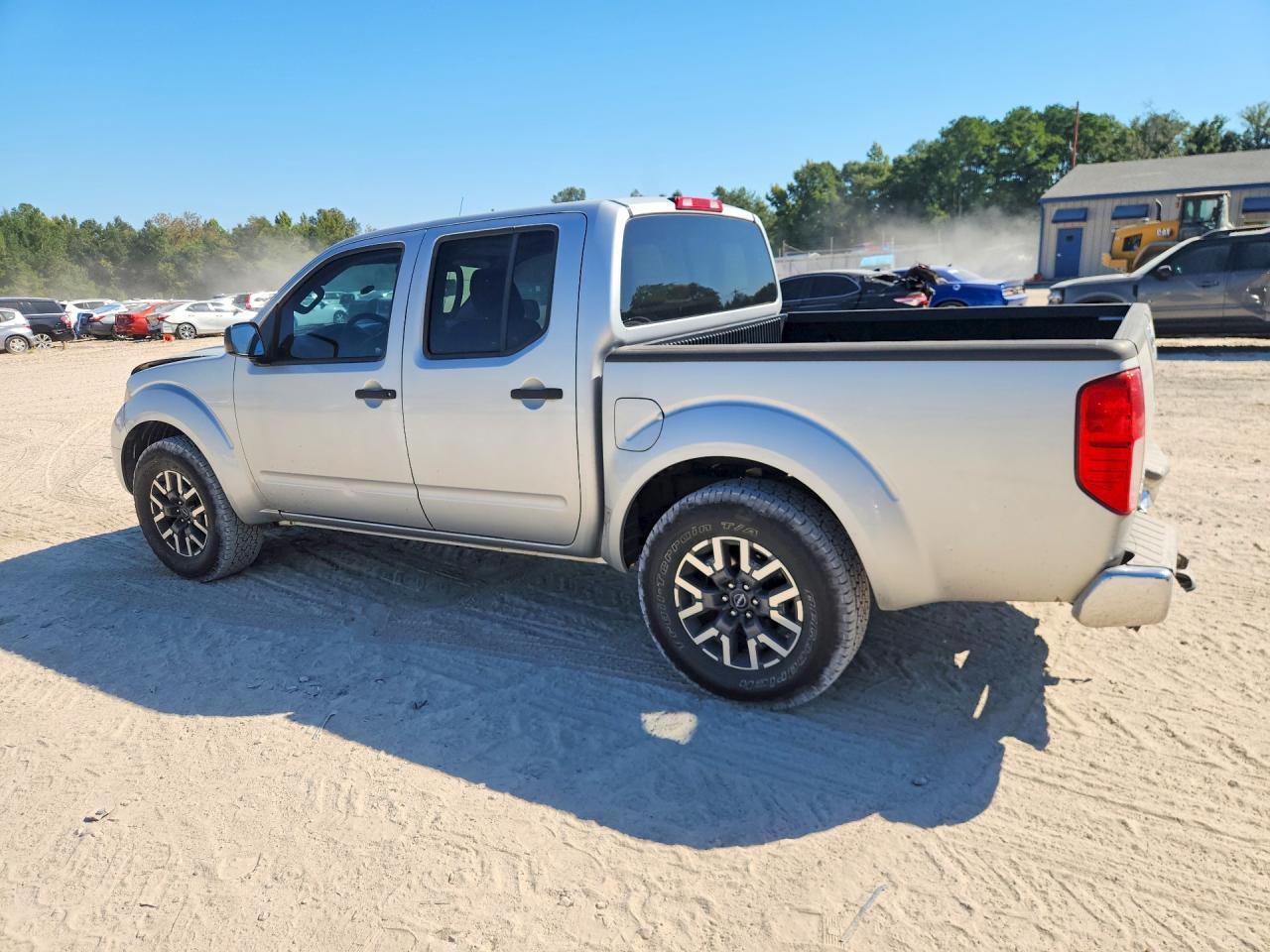 2012 Nissan Frontier S - Фото 2