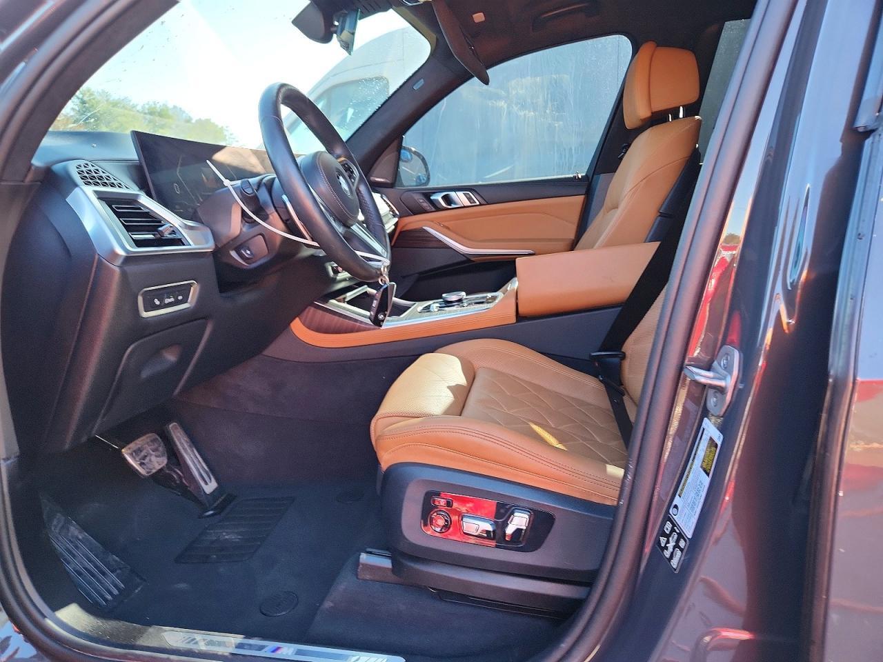 2025 BMW X7 xDrive40I - Image 7