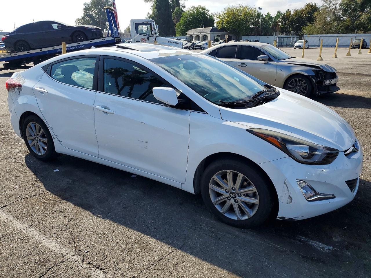 2015 Hyundai Elantra Se - Image 4