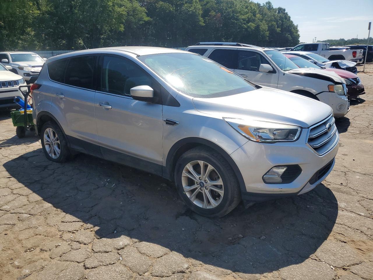 2019 Ford Escape Se - Фото 4