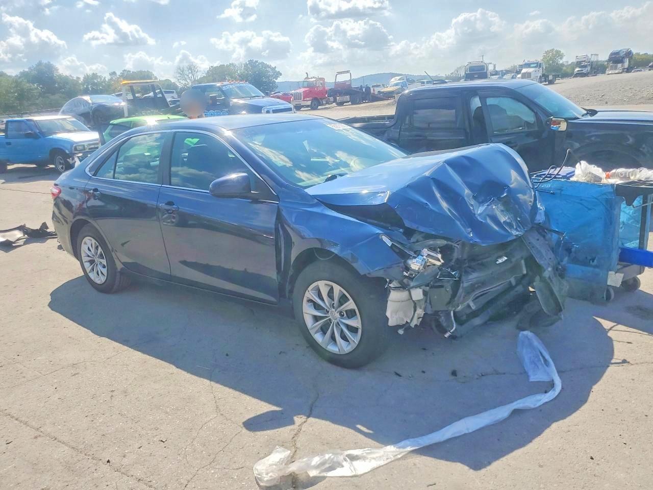 2017 Toyota Camry Le - Фото 4