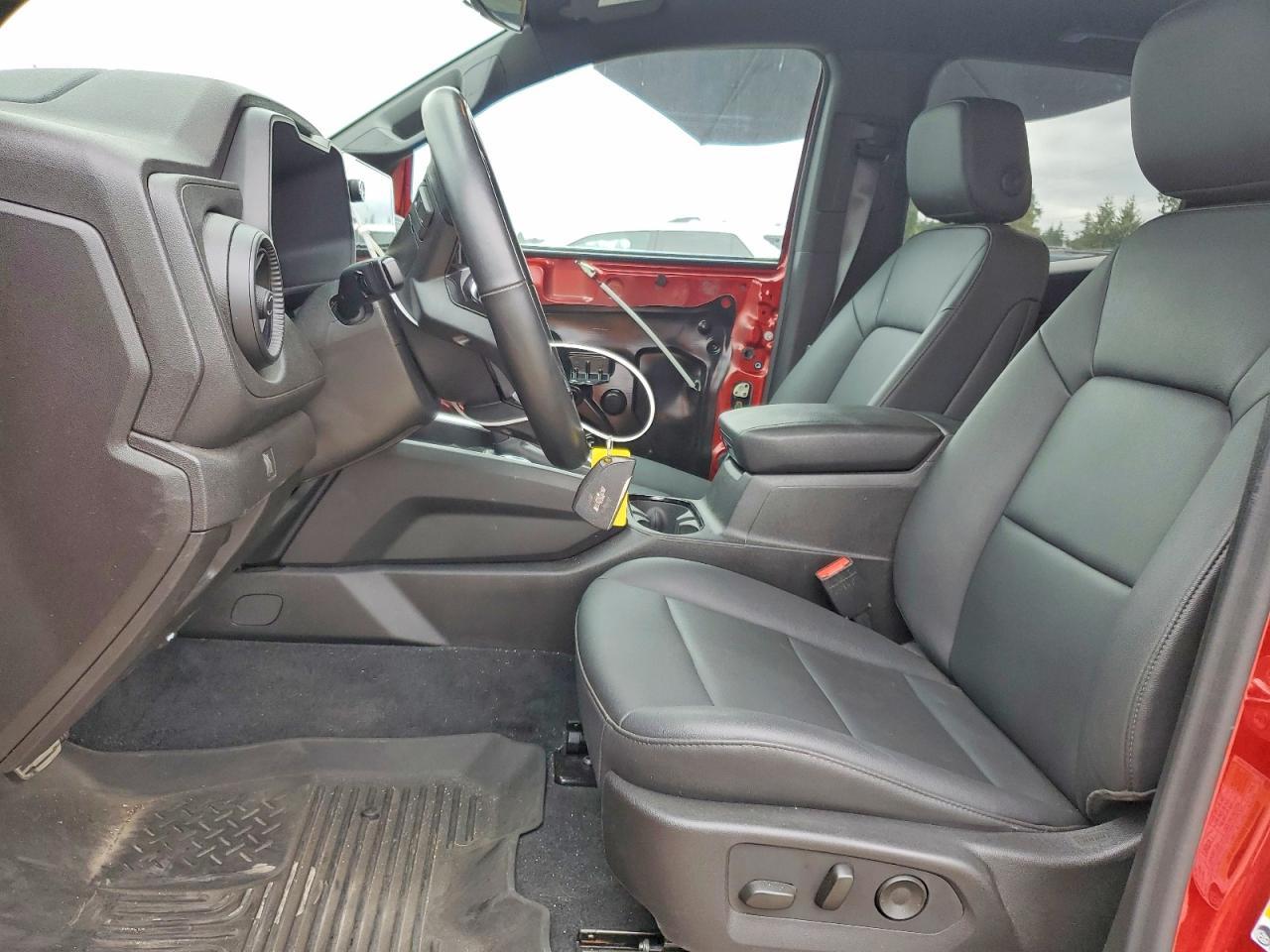 2025 Chevrolet Colorado Trail Boss - Image 7