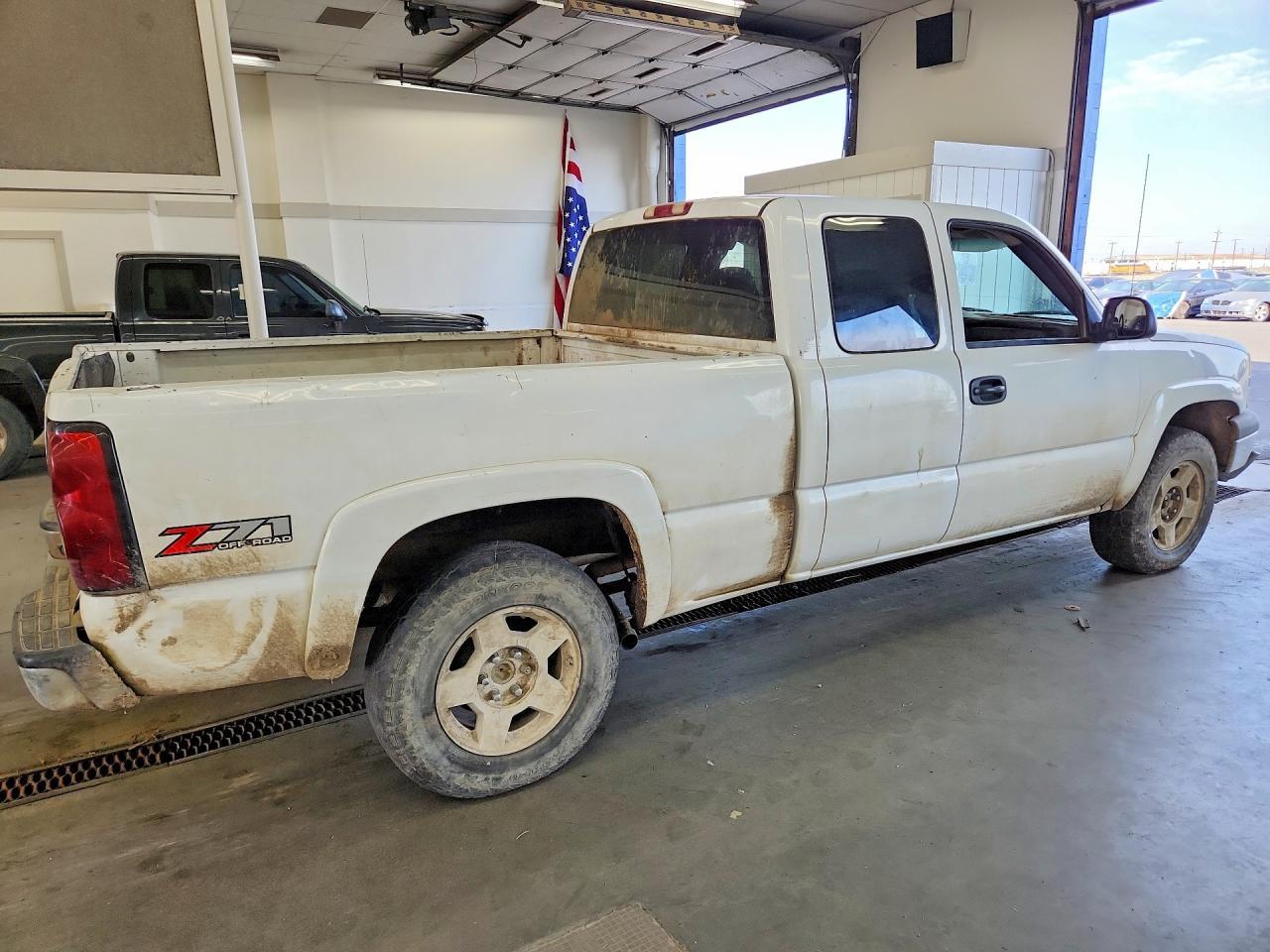 2004 Chevrolet Silverado K1500 - Фото 3