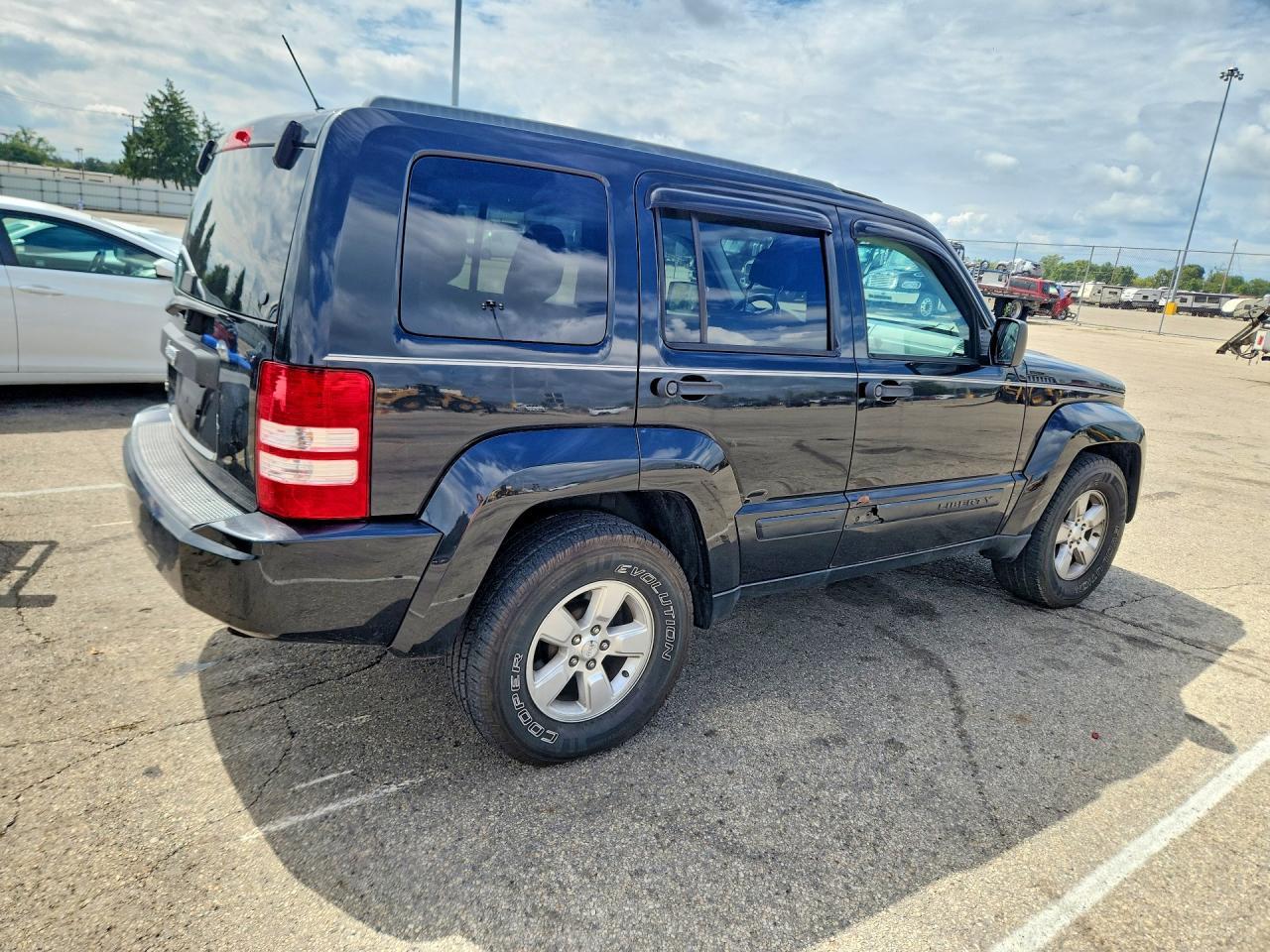 2012 Jeep Liberty Sport - Фото 3