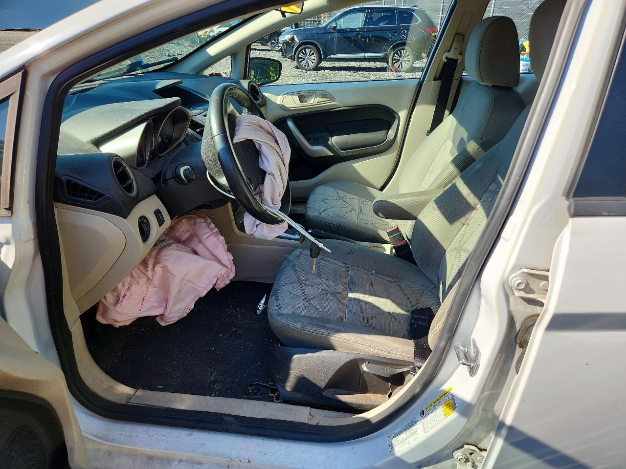 2013 Ford Fiesta Se - Фото 7