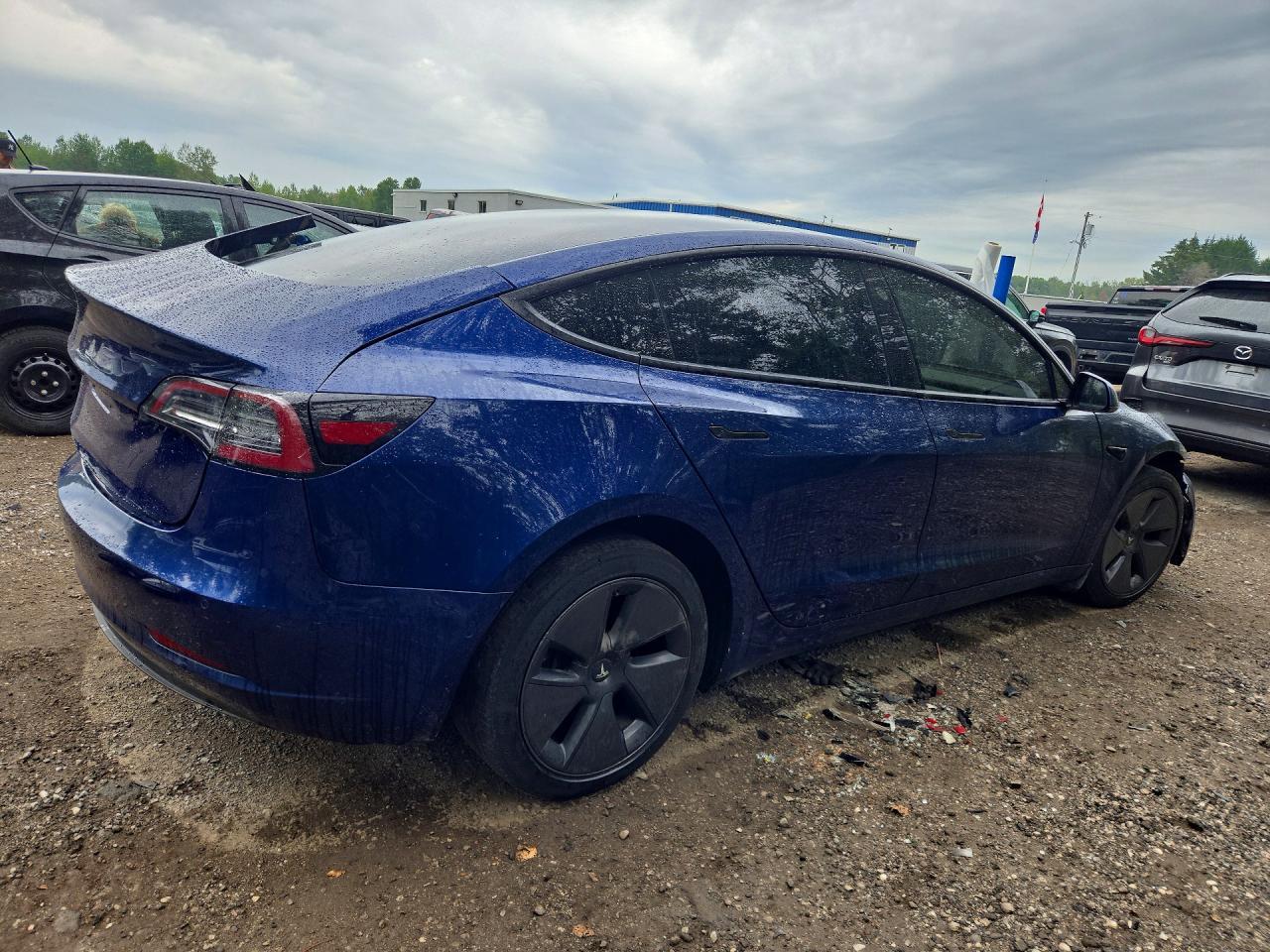2022 Tesla Model 3 - Image 3